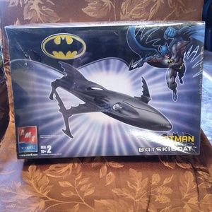 AMT plastic model kit of Batman Batskiboat.
